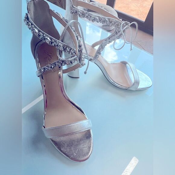 2 for $26 Jewel Badgley Mischka silver jeweled heels SZ 9 - Picture 3 of 13